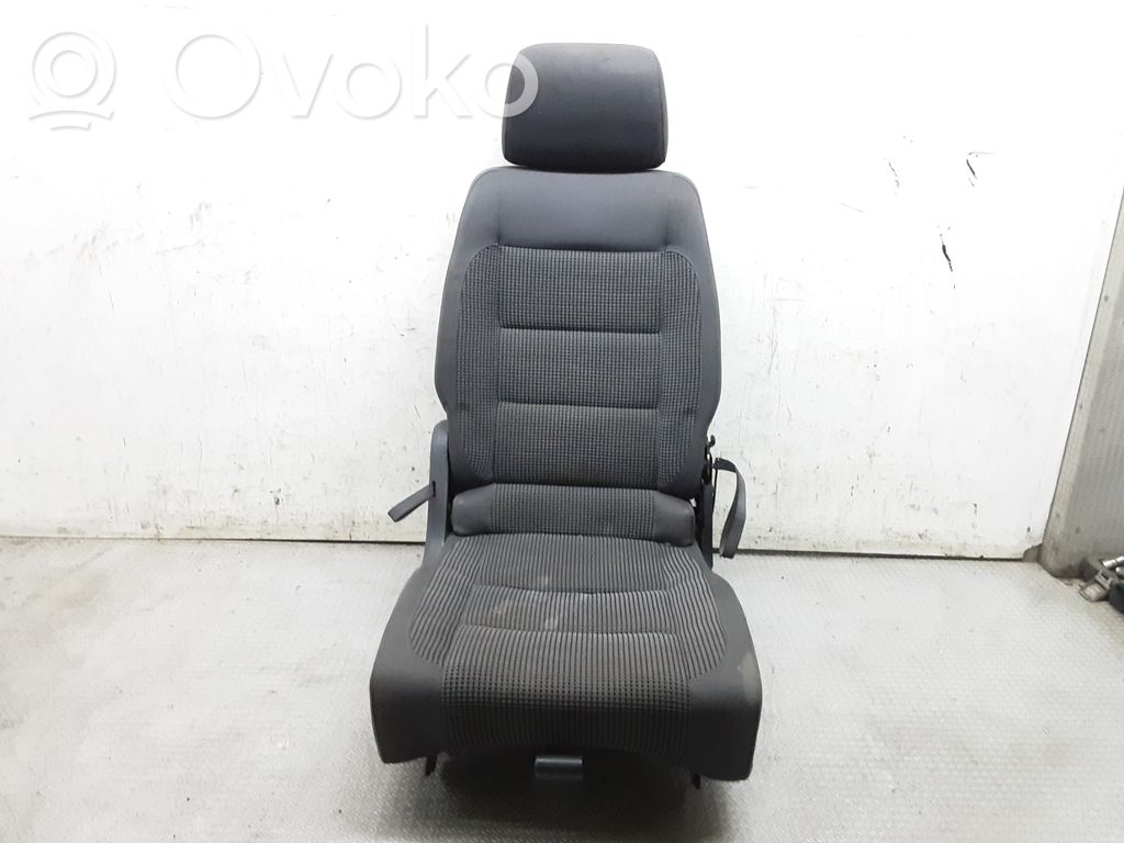 Volkswagen Touran I Takaistuin 