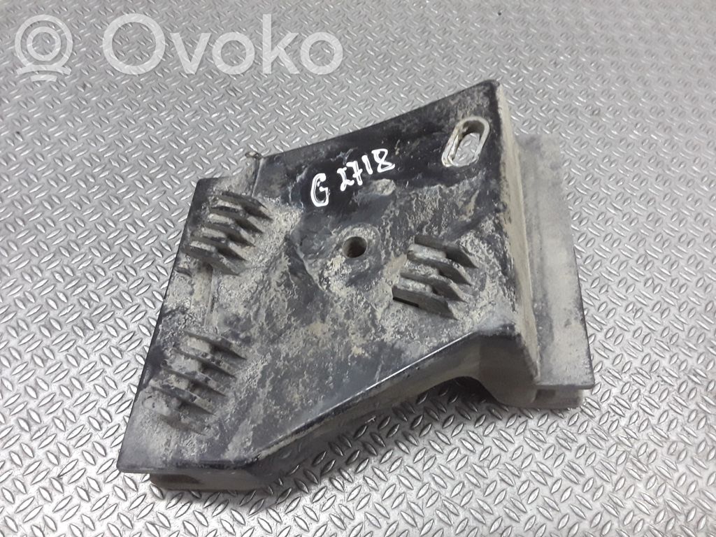 Audi A8 S8 D2 4D Rear bumper mounting bracket 