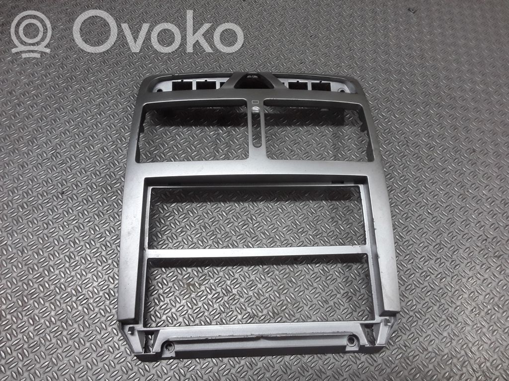 Peugeot 307 Radiouztvērēja / navigācija dekoratīvā apdare 