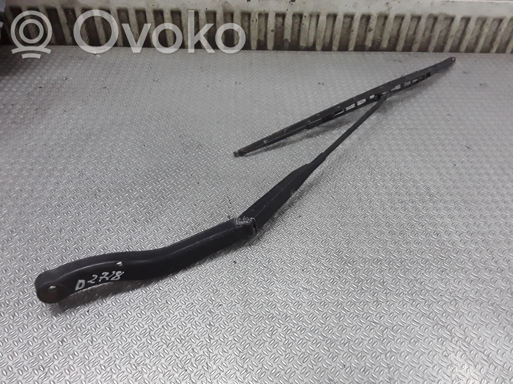 Audi A8 S8 D2 4D Windshield/front glass wiper blade 