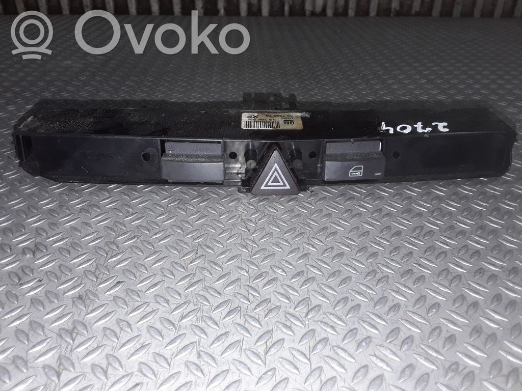 Botón interruptor de luz de peligro   13100105