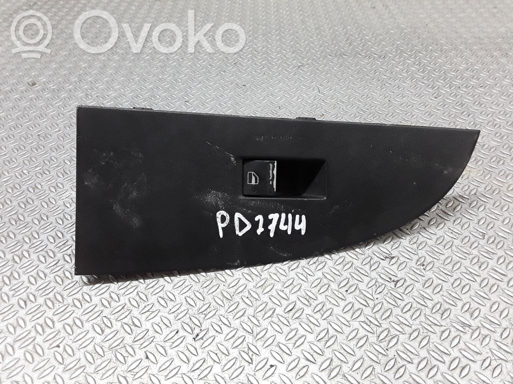 Seat Leon (1P) Electric window control switch 