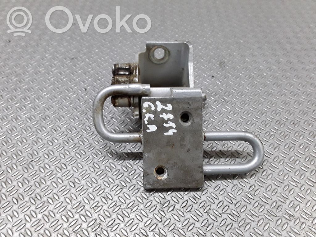 Rear door lower hinge   4E0833411B