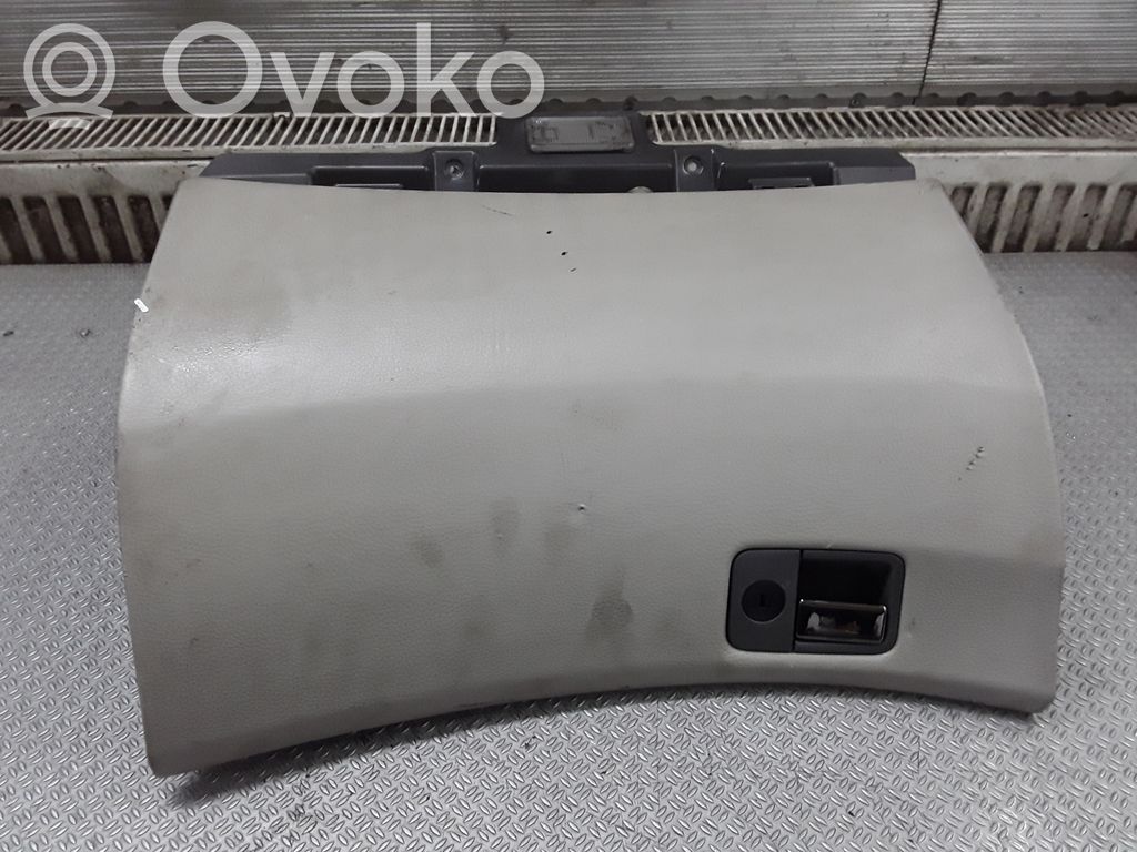 Glove box   9164486