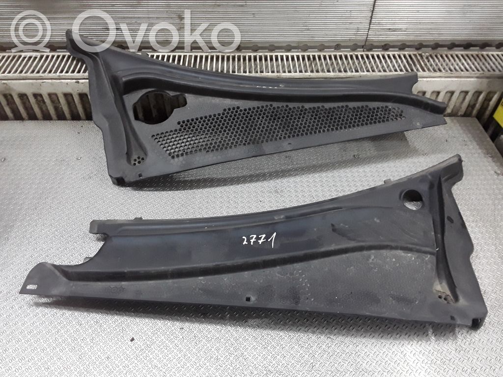 Chrysler PT Cruiser Wiper trim 