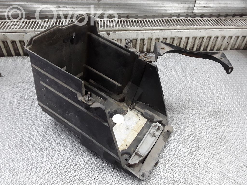 Mazda 5 Akumuliatoriaus dėžė 