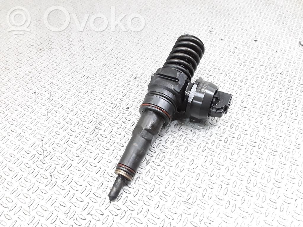 Injektor Einspritzdüse   038130073AQ
