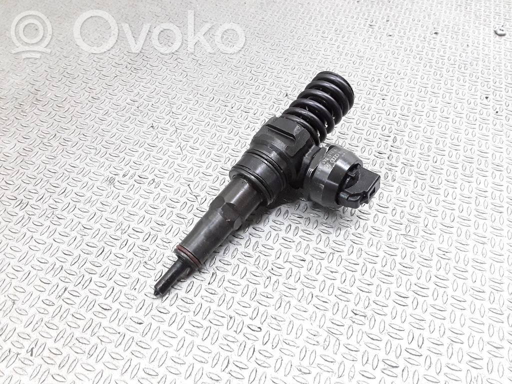 Volkswagen PASSAT B5.5 Injector combustibil 