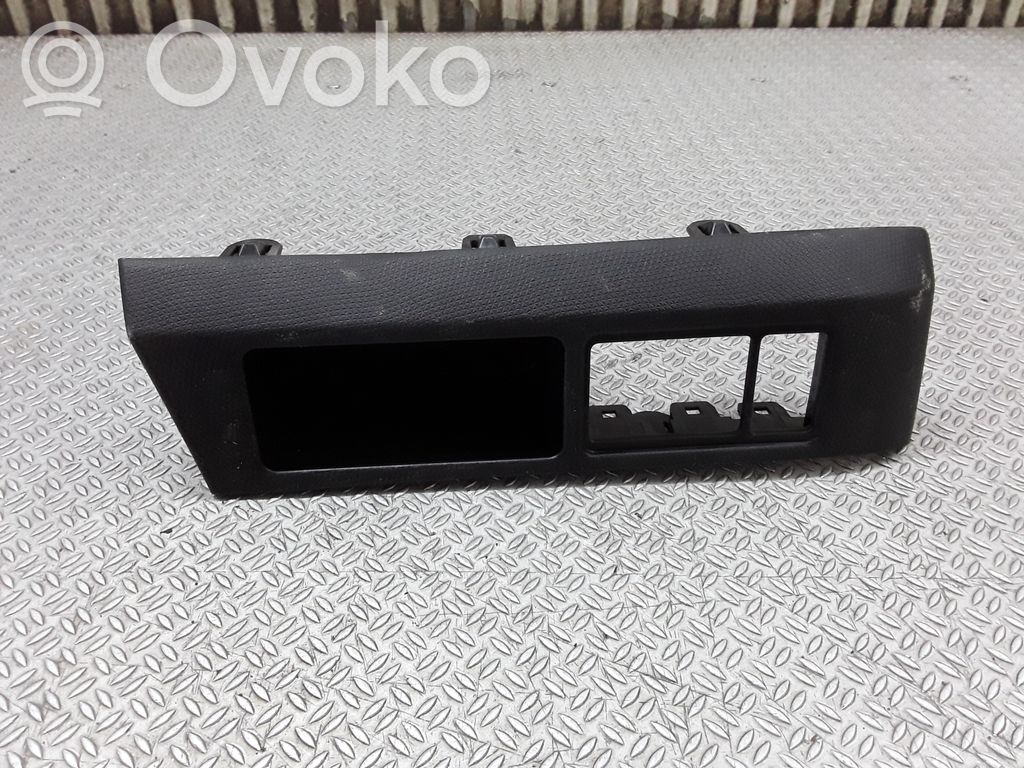 Mirror switch trim   68485AX700