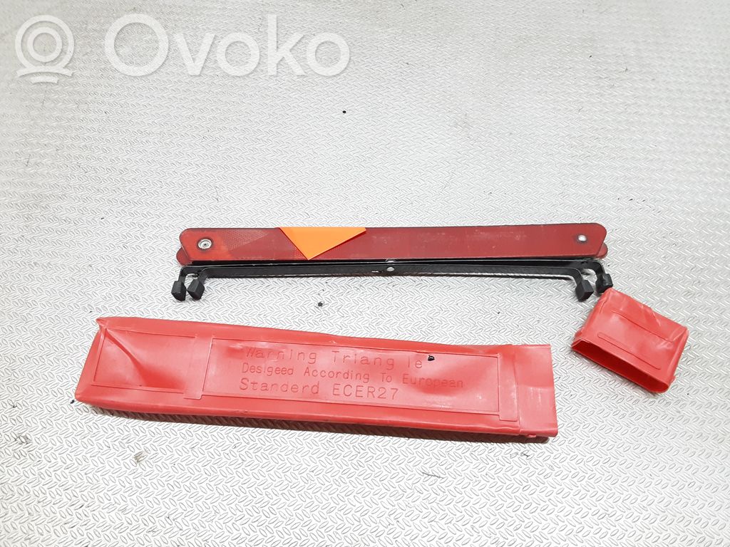 Fiat Punto (188) Аварийный знак 