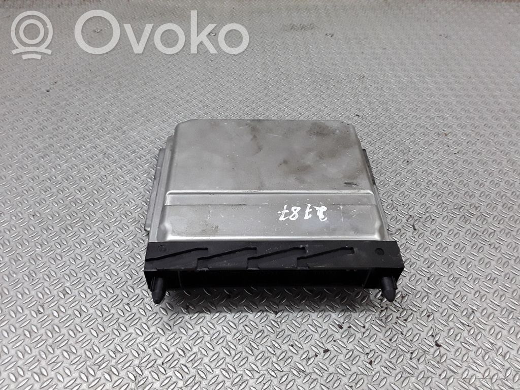 Unidad de control/módulo del motor   09496667A