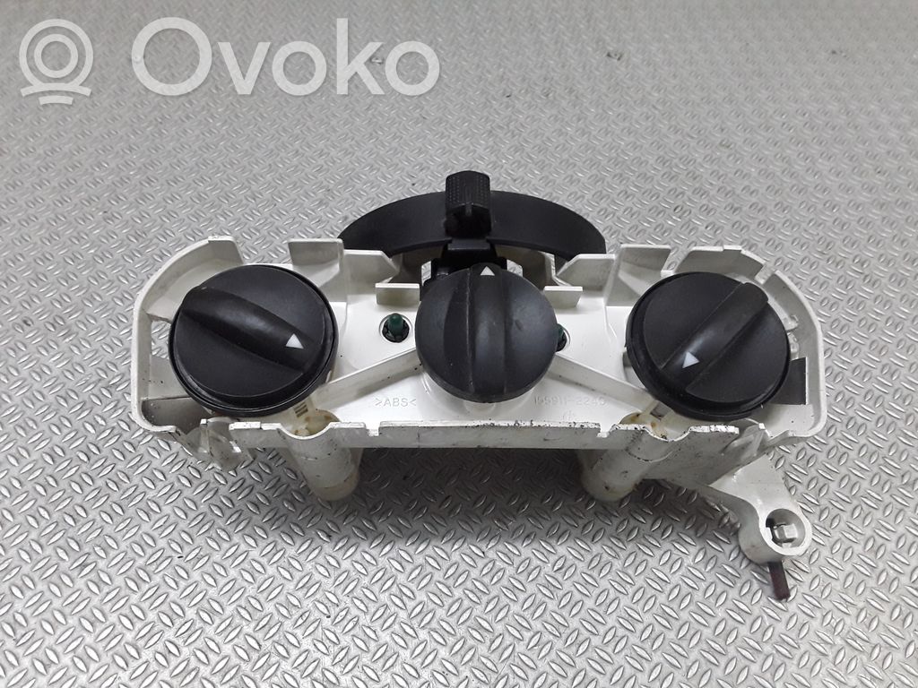 Toyota Corolla Verso E121 Climate control unit 