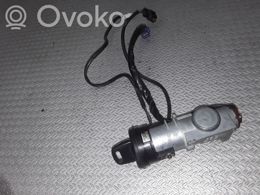 Užvedimo spynelė   88215AE000
