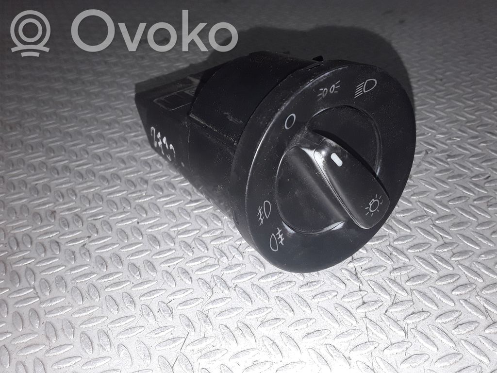 Lichtschalter   1CO941531