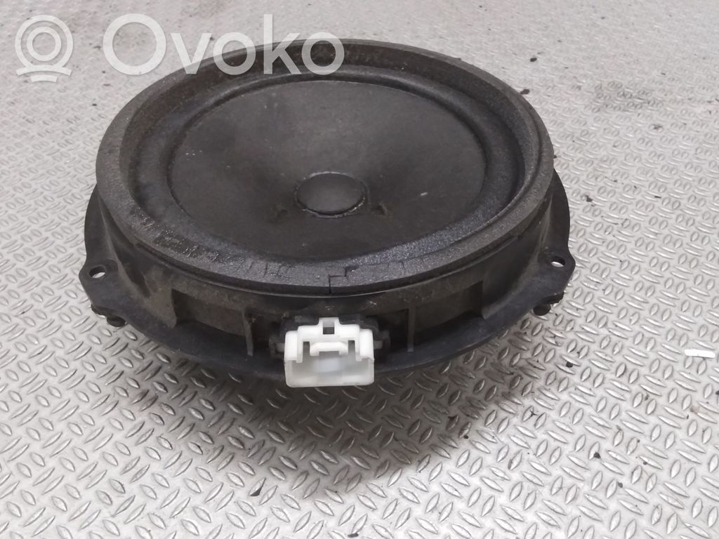 Altavoz de la puerta trasera   6M2T18808AB