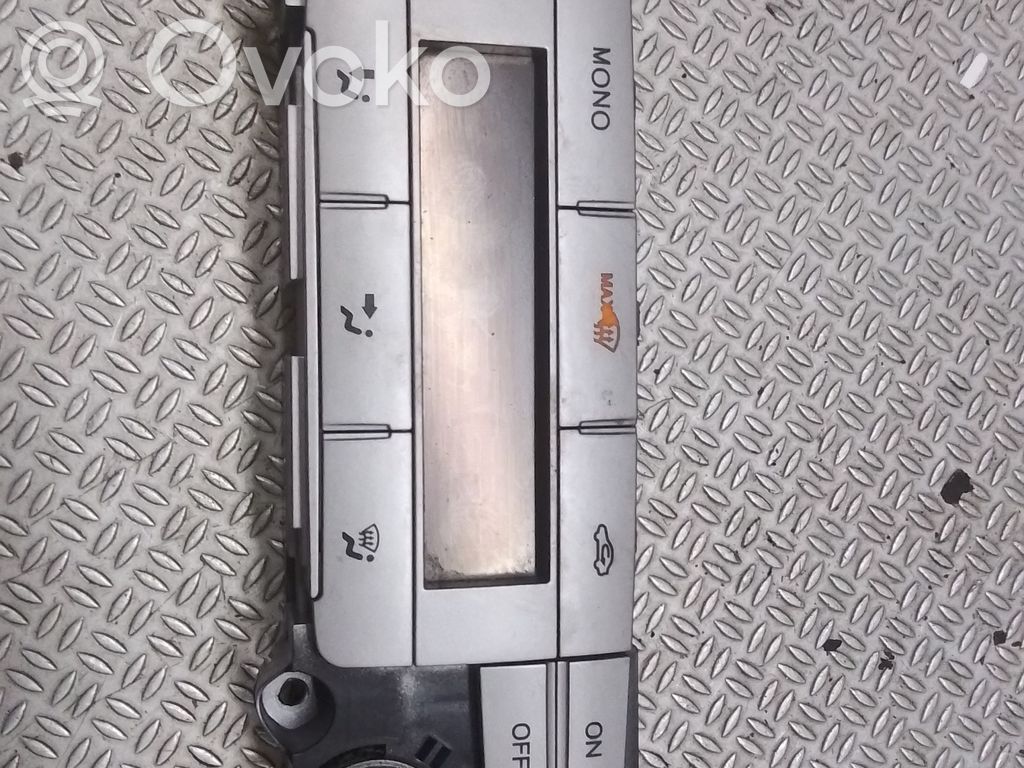 Climate control unit   7S7T18C612AB