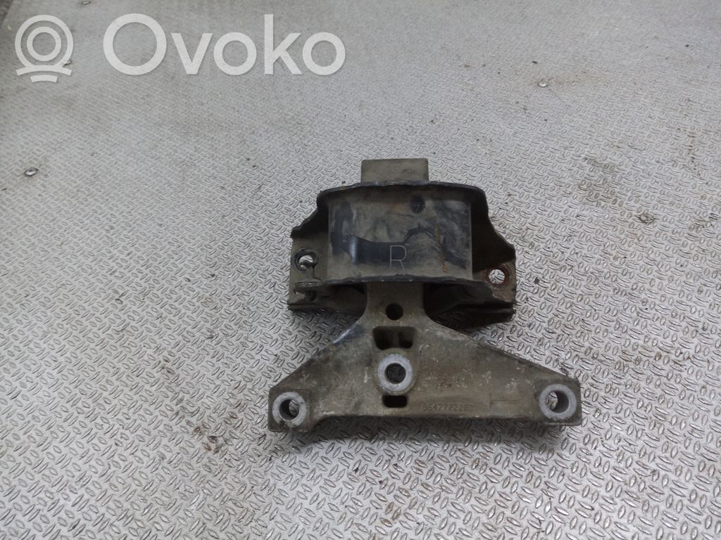 Citroen C3 Engine mount bracket 