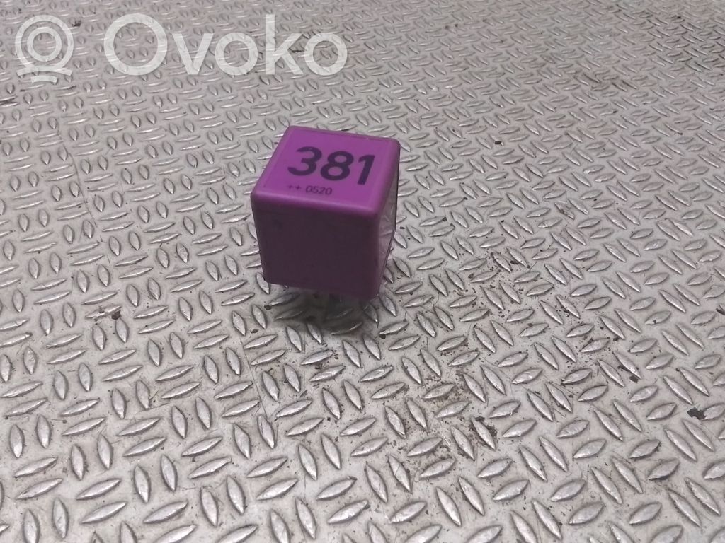 Inne przekaźniki   431951253G