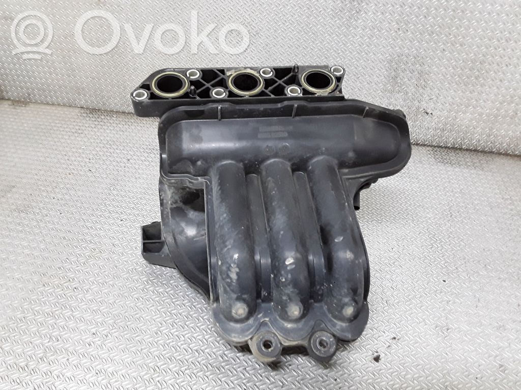 Volkswagen Polo Colector de admisión 