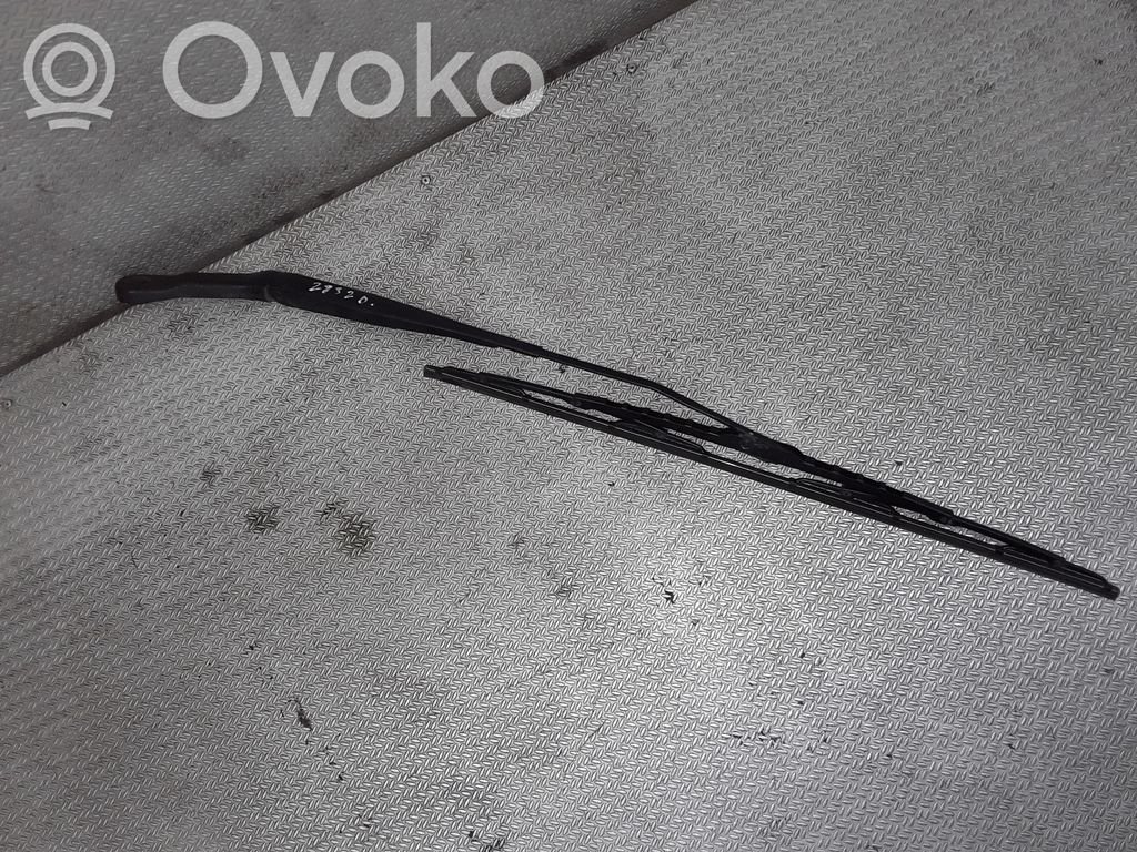 Priekšējā loga tīrītājs   166315,13140019