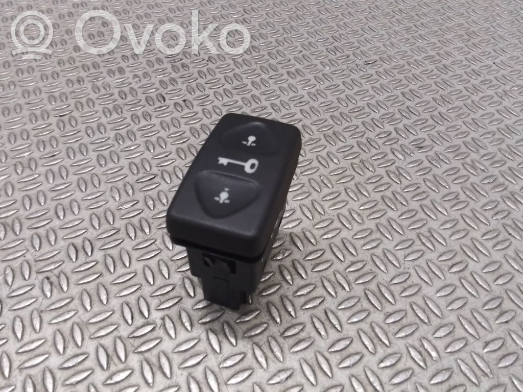 Central locking switch button   YUF101530LNF