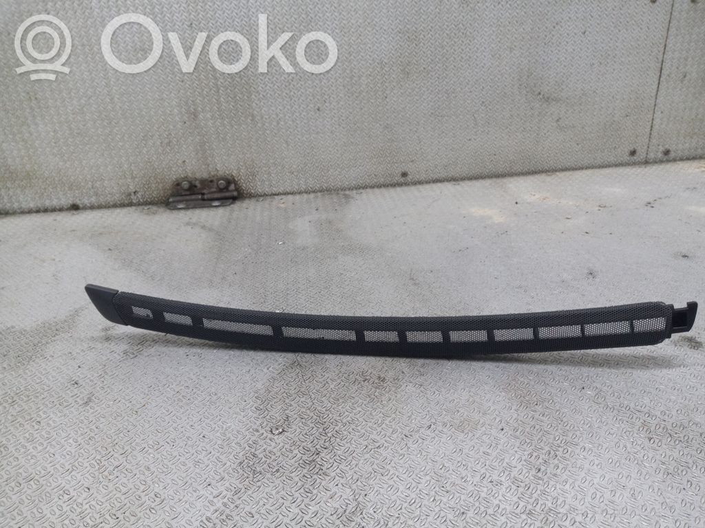 Grille d'aération centrale   2612398
