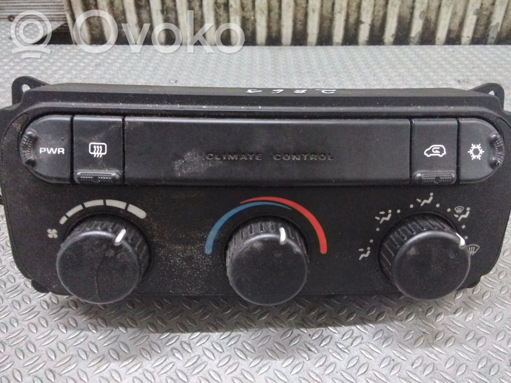 Chrysler Voyager Panel klimatyzacji 