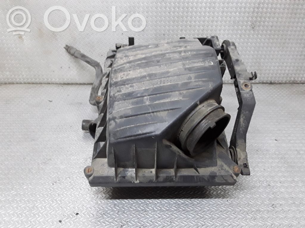 Opel Meriva A Air filter box 