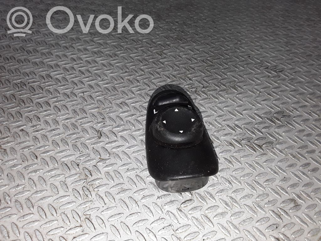 Bouton de commutateur rétroviseur latéral   12801062