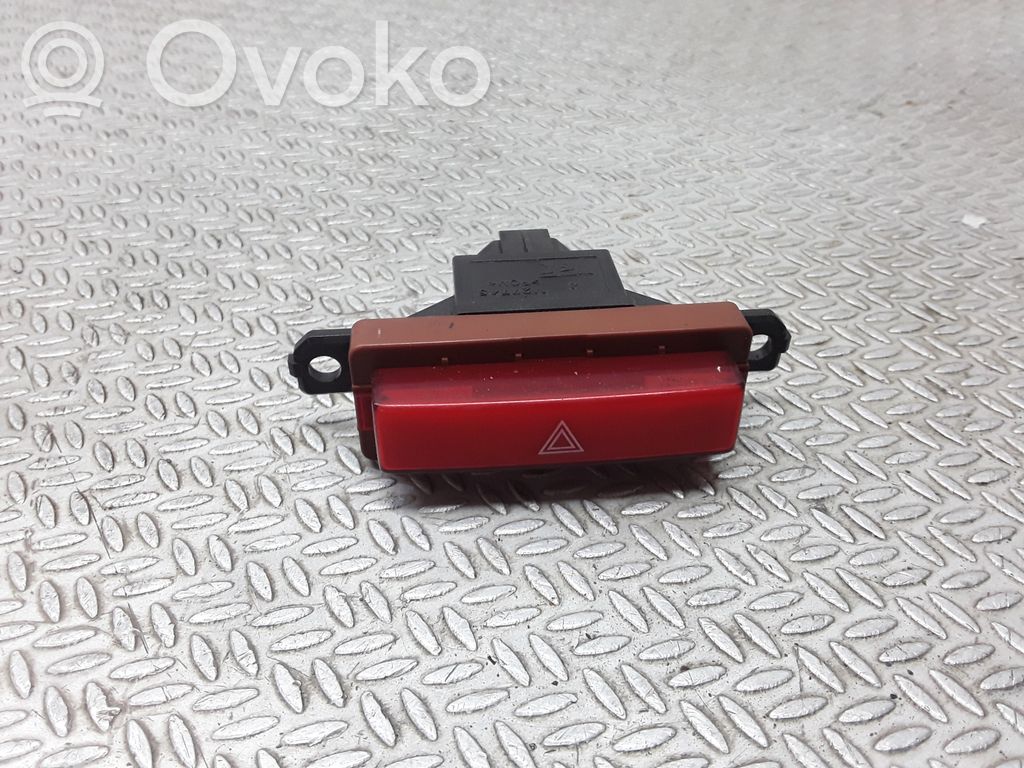 Schalter Warnblinkanlage   M27745