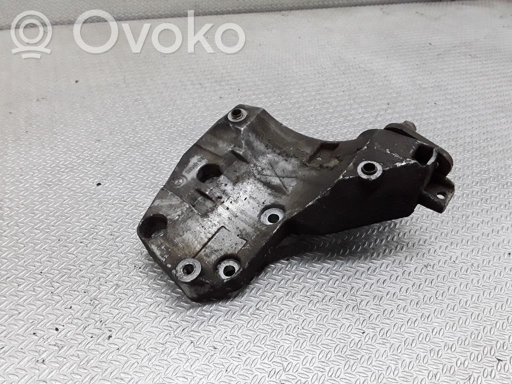 BMW 5 E39 A/C compressor mount bracket 