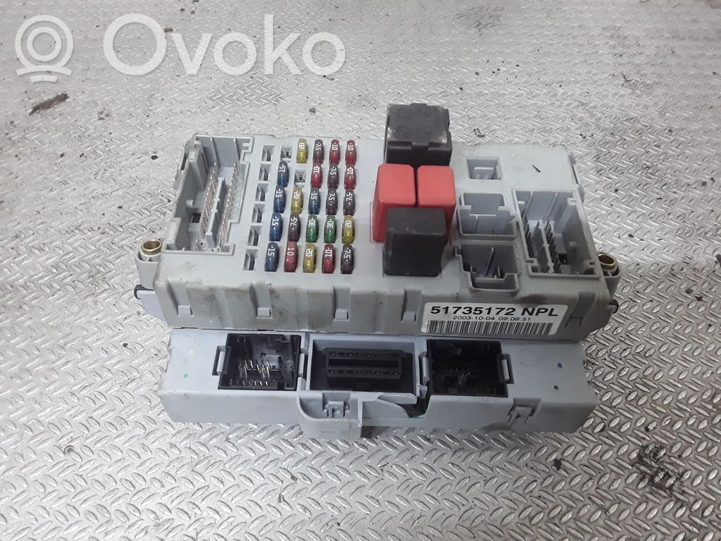 Fiat Punto (176) Ramka / Moduł bezpieczników 