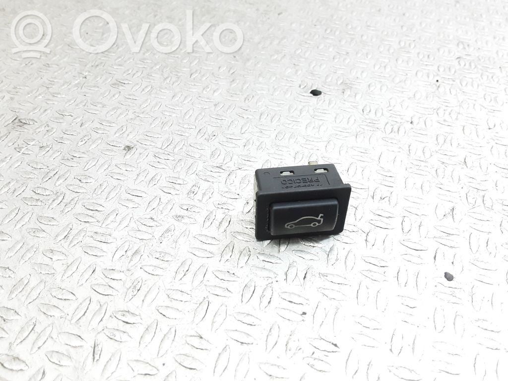 BMW 5 F10 F11 Tailgate opening switch 