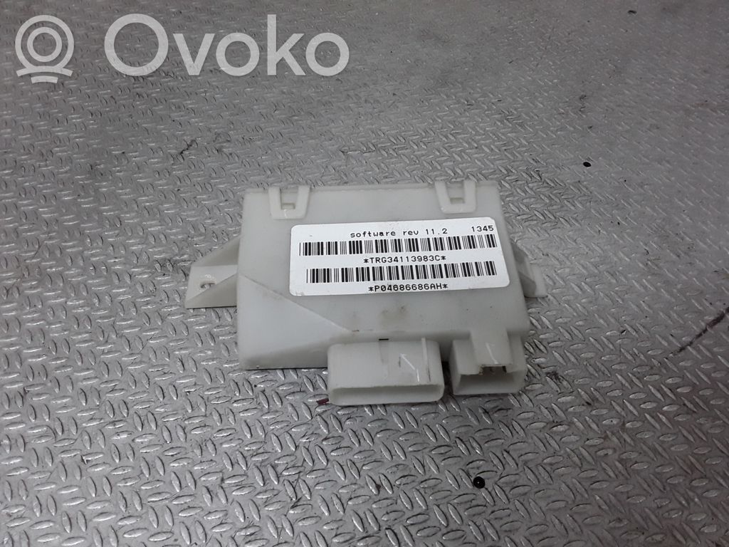Door control unit/module   P04686686AH