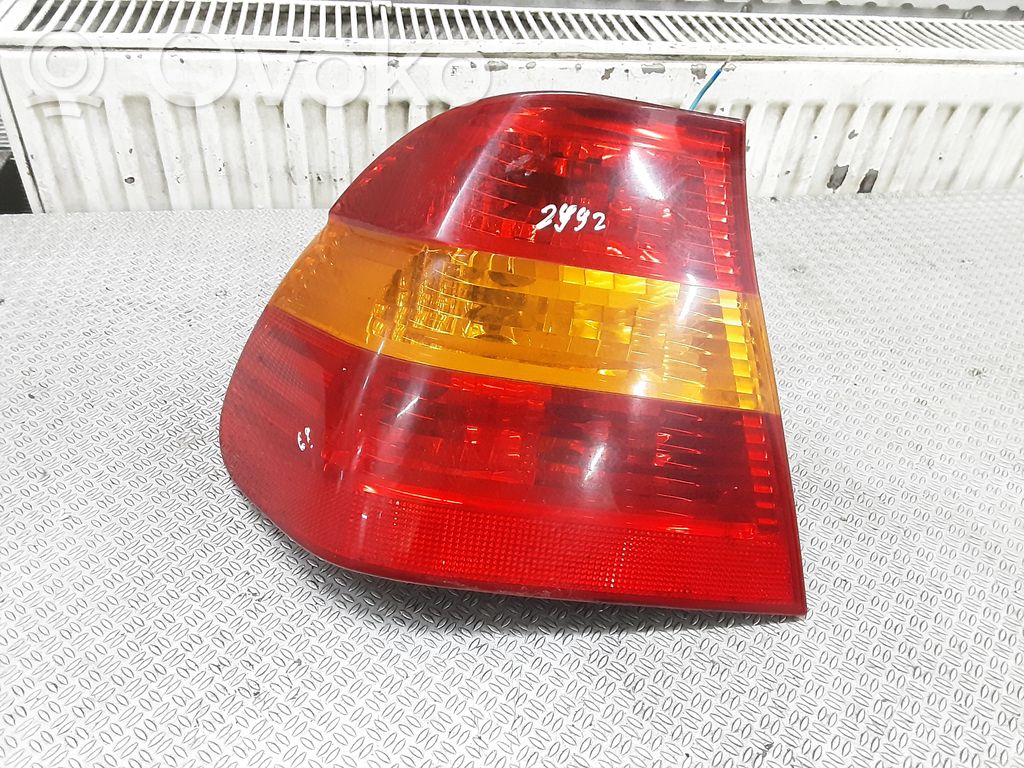 Rear/tail lights   388021L2