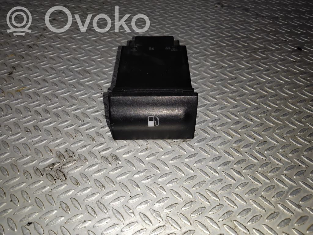 Skoda Octavia Mk1 (1U) Comutator deschidere clapetă rezervor 