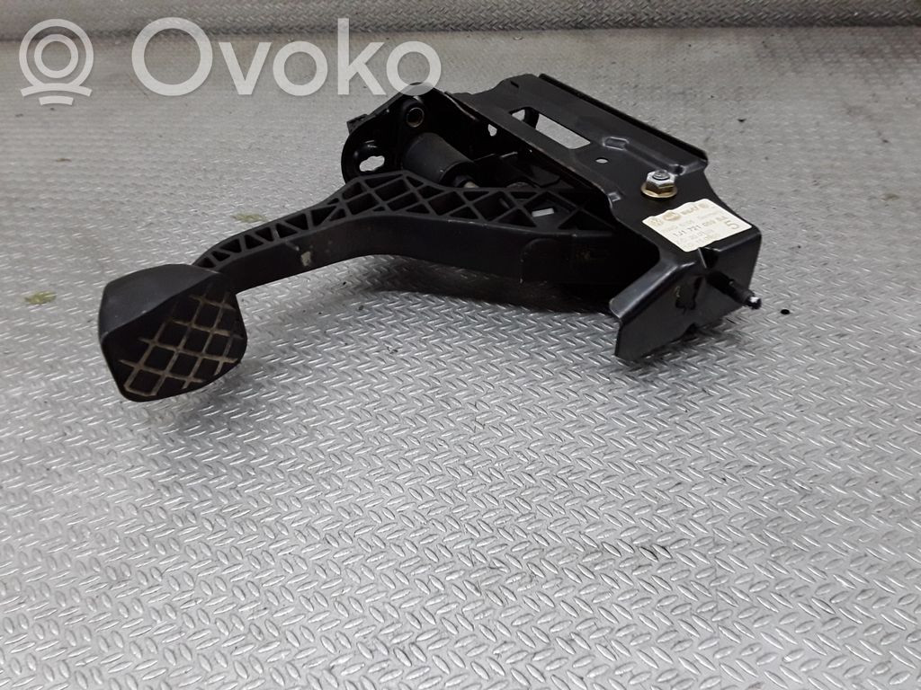 Volkswagen Golf IV Pedal de embrague 