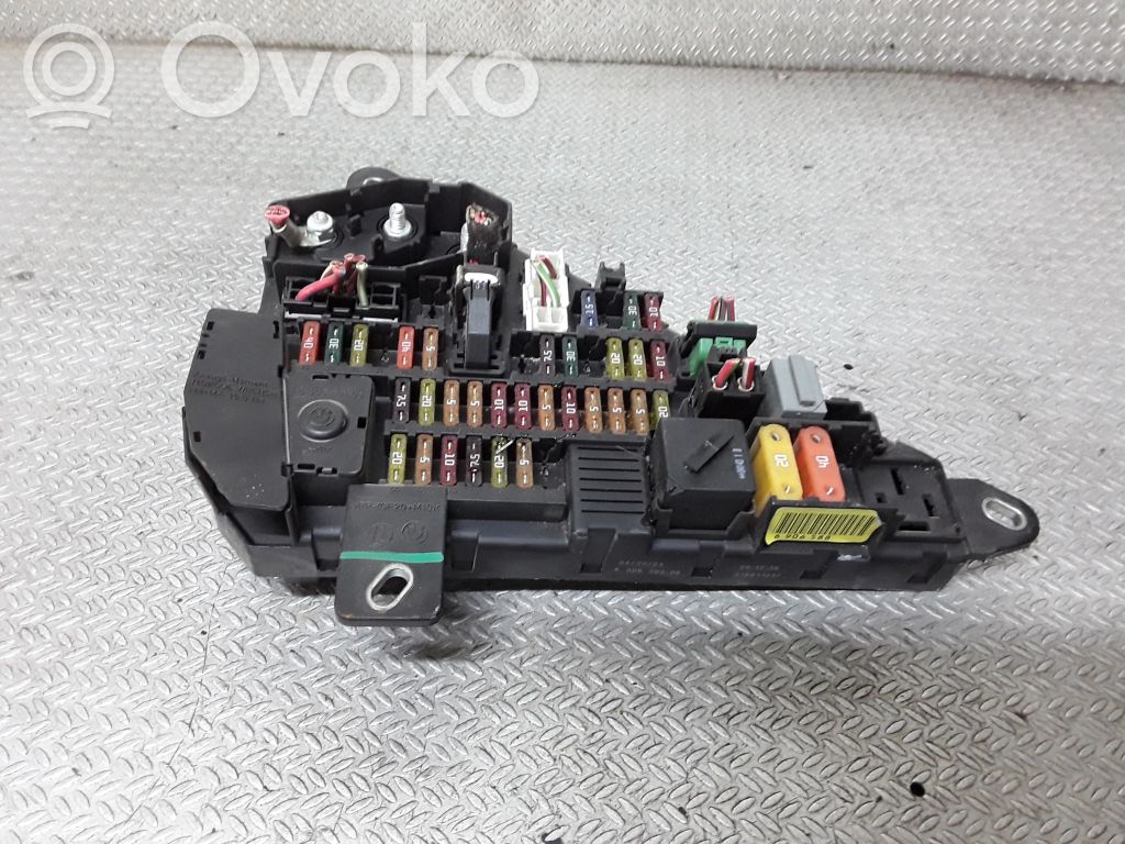 BMW 5 E60 E61 Saugiklių blokas 