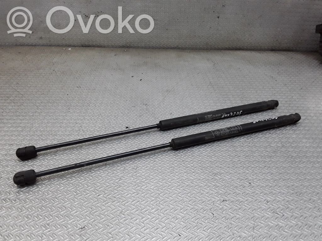 Fiat Stilo Dzinēja pārsega amortizators 