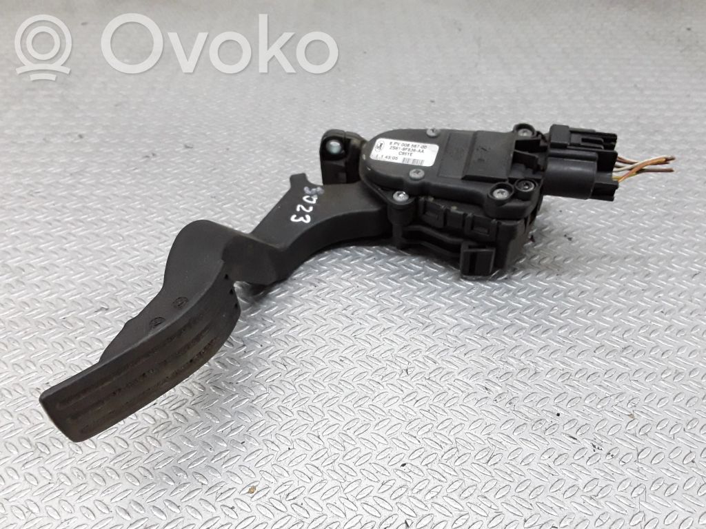 Accelerator throttle pedal   2S619F836AA