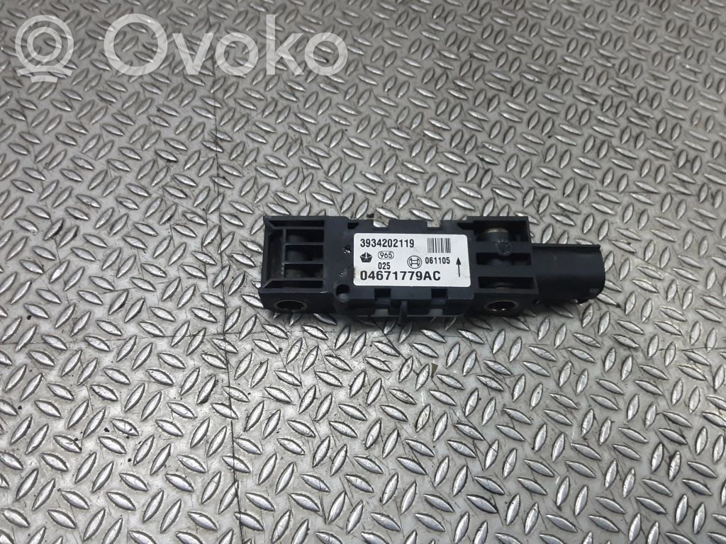 Czujnik uderzenia Airbag   04671779AC
