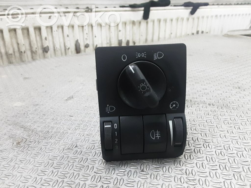 Opel Combo C Lukturu slēdzis 