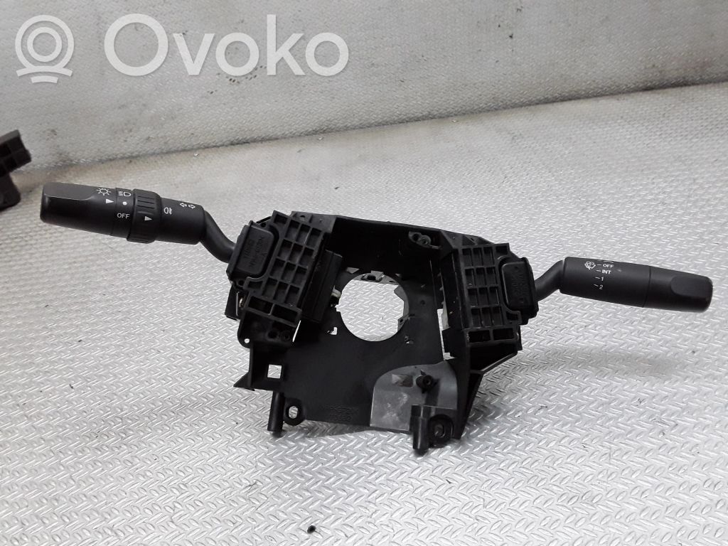 Mazda 3 I Commodo, commande essuie-glace/phare 
