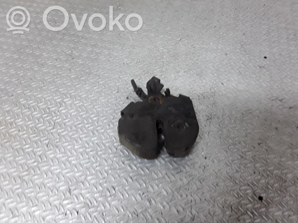 Spyna variklio dangčio   94837857