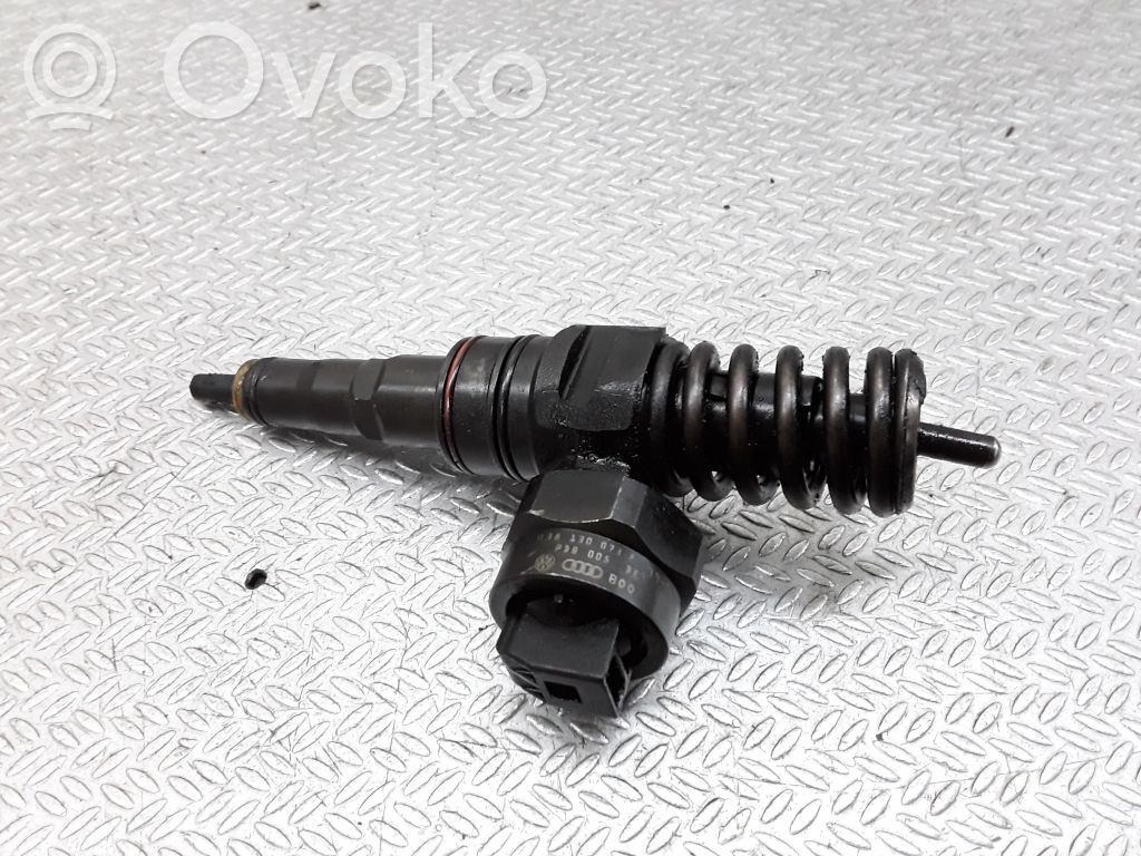 Inyector de combustible   038130073F