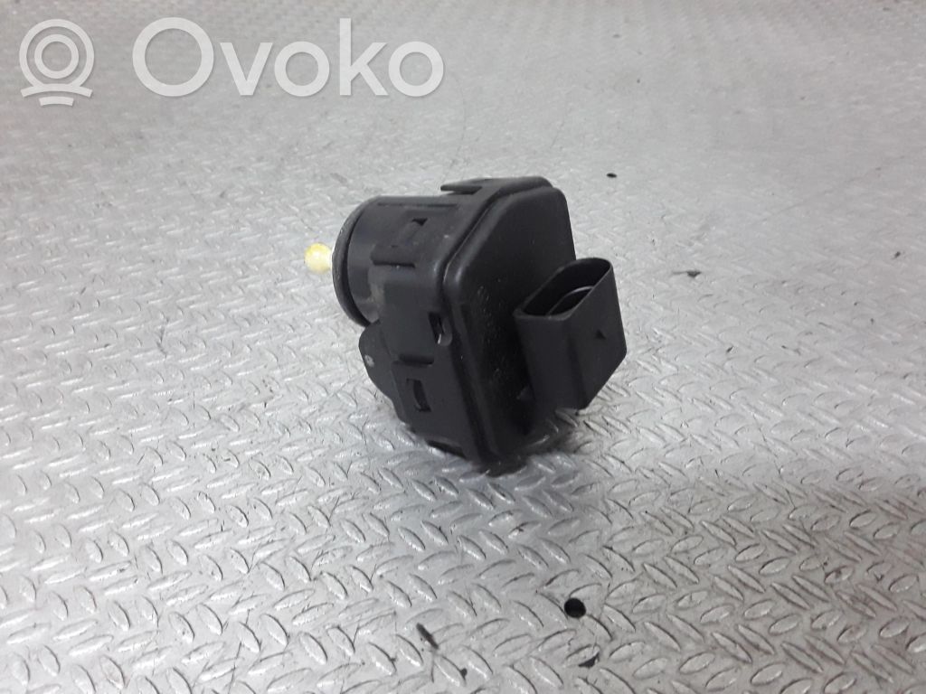 Headlight level adjustment motor   4B0941295