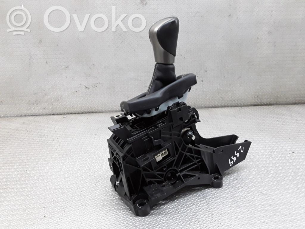 Lexus NX Gear shifter/selector 