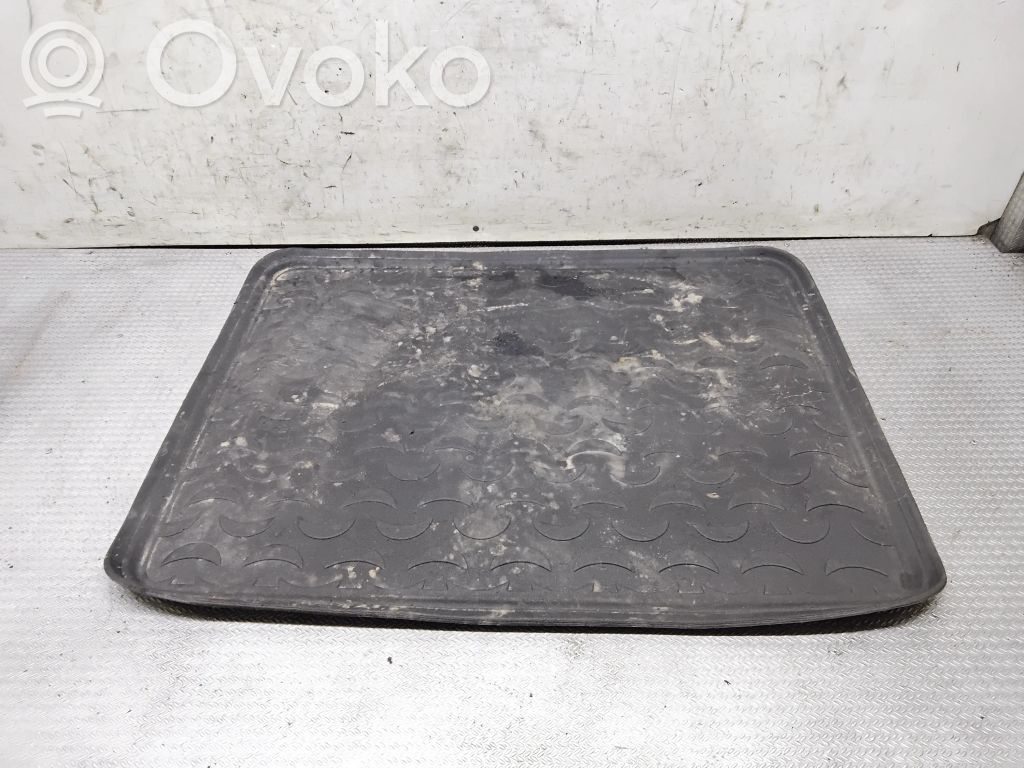 Doublure de coffre arrière, tapis de sol