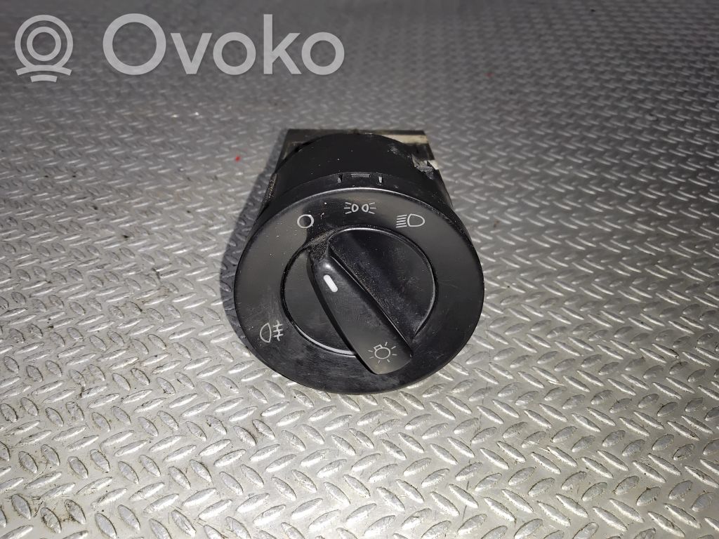 Przełącznik świateł   1C0941531