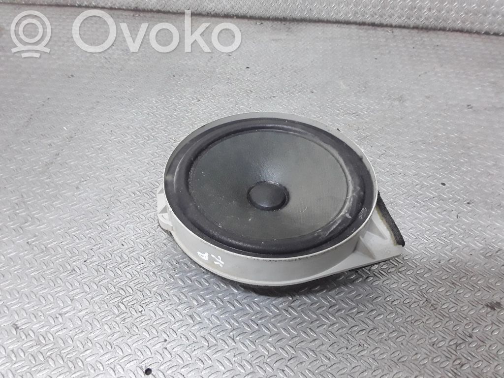 Honda CR-V Front door speaker 